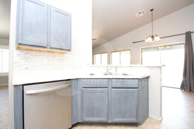 Building Photo - 5406 W Ian Dr