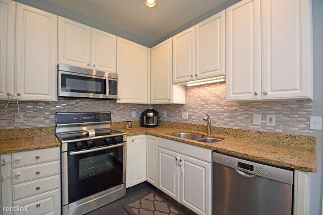 Building Photo - 3 br, 2.5 bath House - 3692 Grovedale Place