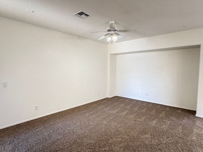 Photo - BRAND NEW CARPET 3 Bedroom 2 Bathroom Spacious Floorplan! House