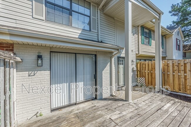 Building Photo - 6730 Racquet Club Dr