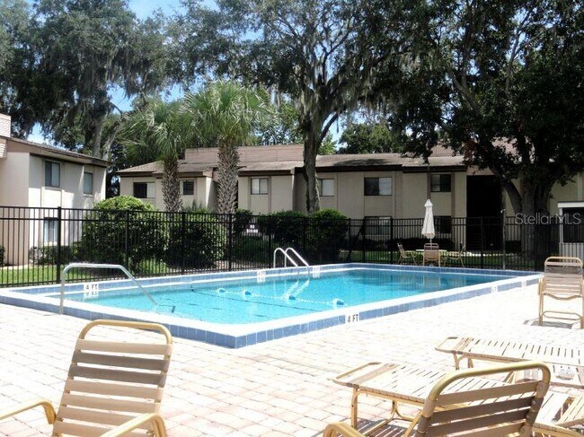 Building Photo - 306 Palm Coast Pkwy NE