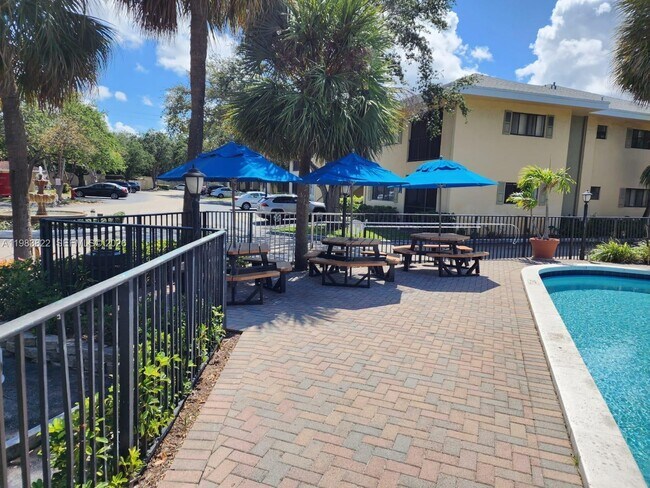 Foto del edificio - 2445 SW 18th Terrace