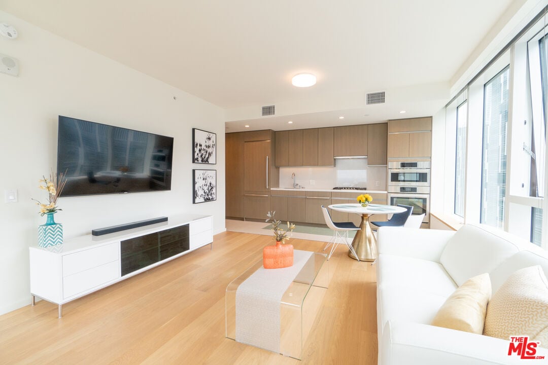 Foto principal - 889 Francisco St
