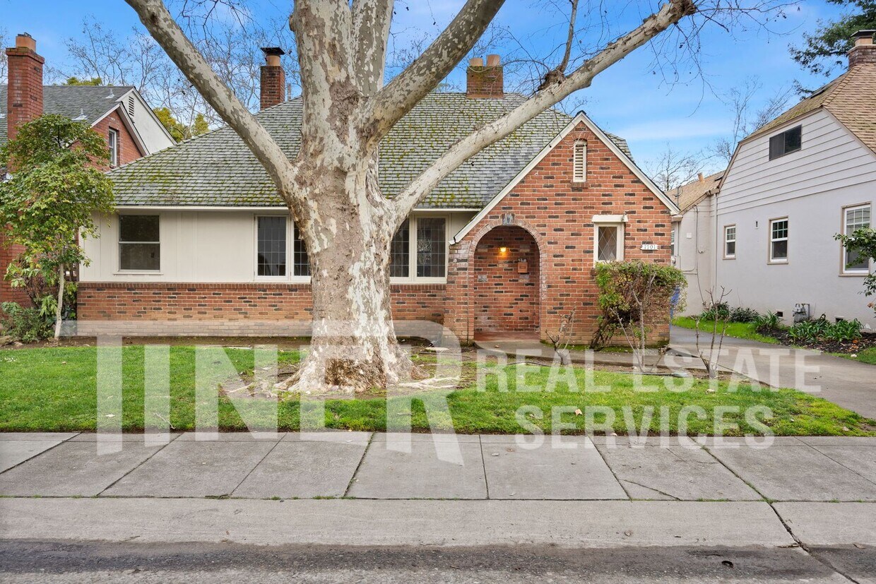 Primary Photo - East Sac 1920's 2 Bedroom Charmer