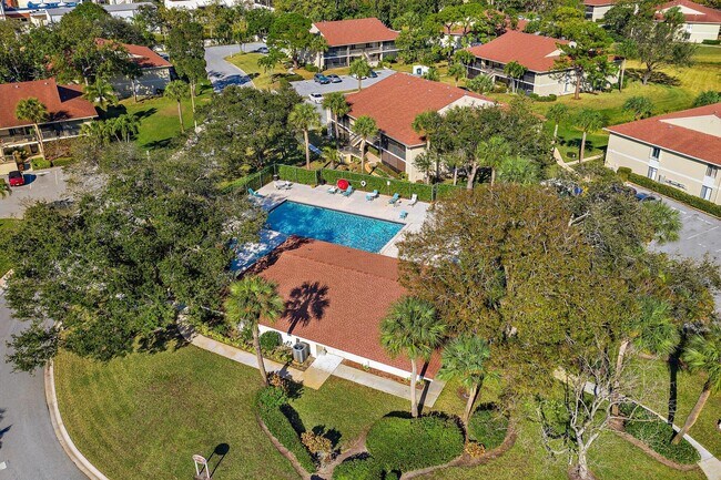 Foto del edificio - 6531 Chasewood Dr