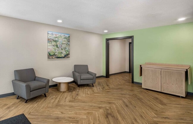 Building Photo - Furnished Studio-Daytona Beach - International Speedway