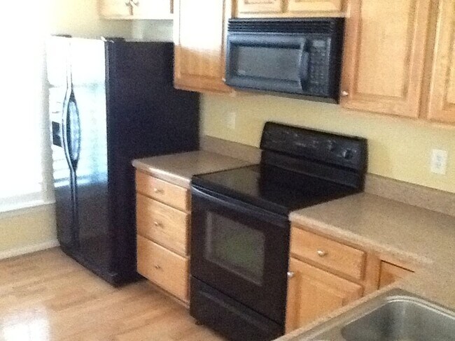 Foto del edificio - Mid-September Move-in Ready!