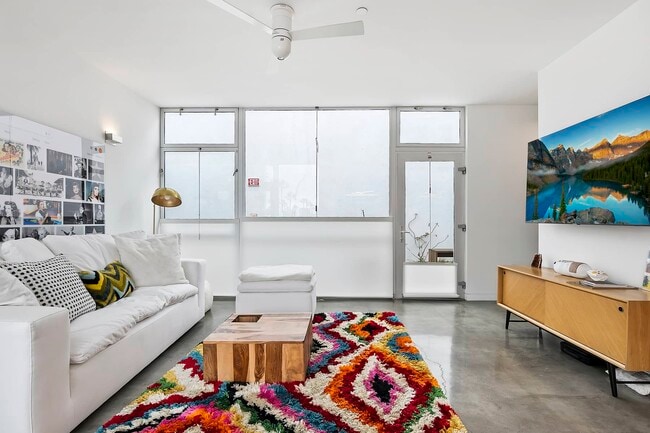Building Photo - 1121 Abbot Kinney Blvd