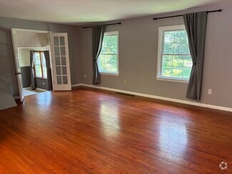 Building Photo - 15922 Fernwood Rd