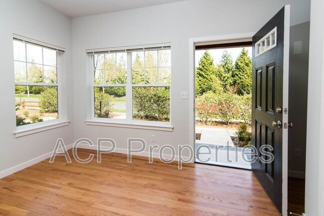Building Photo - 4606 Tremont Ave
