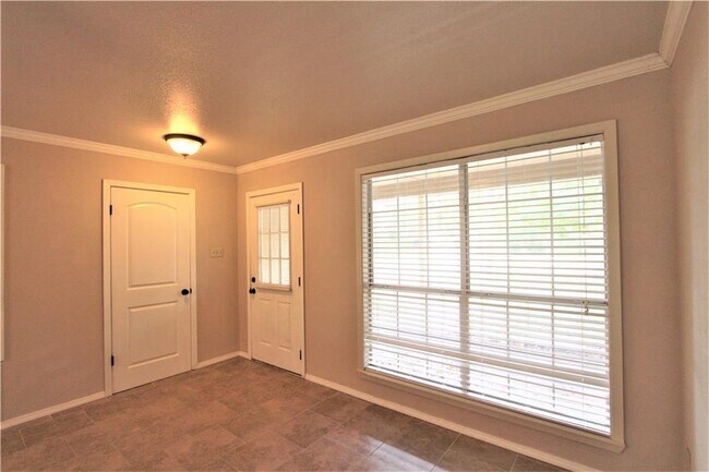 Building Photo - 127 Moku Manu Dr