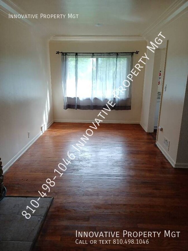 Building Photo - 3087 Hatherly Ave