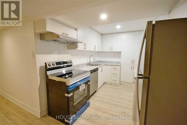 Building Photo - 95 Orsett St