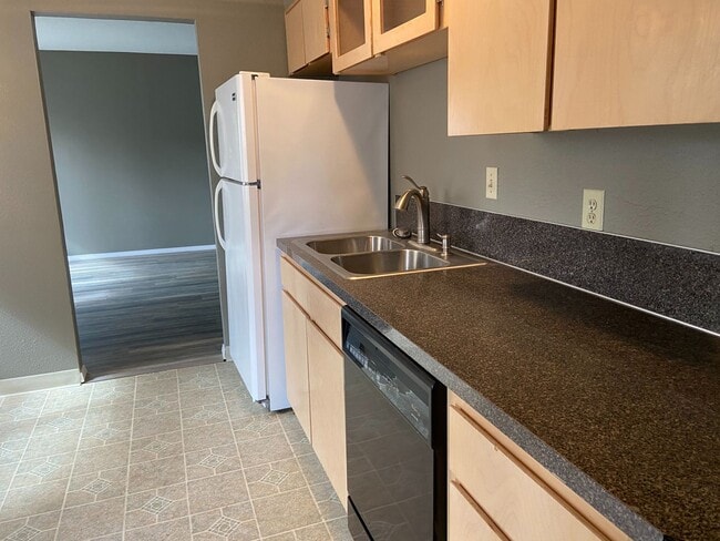 Building Photo - Great SE Portland Bungalow Close to Lynchview Park!