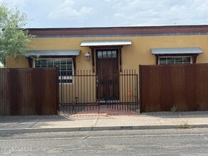 Building Photo - 2120 S 10th Ave