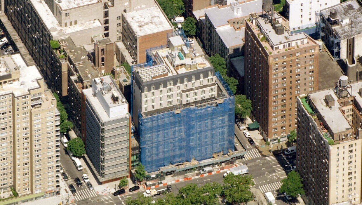 Aerial Photo - 244-246 E 21st St
