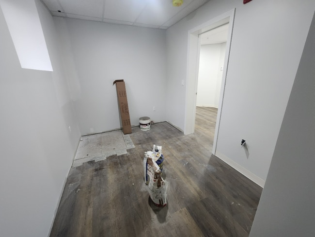 Foto del edificio - 151 S Main St