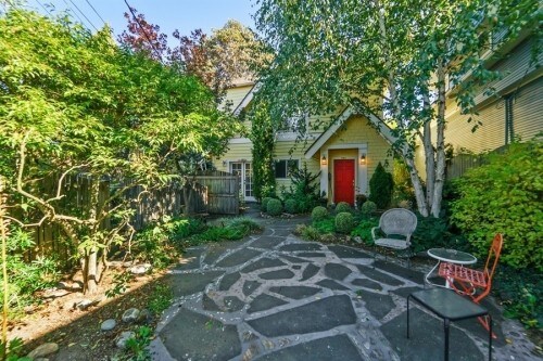 Building Photo - 944 21st Ave