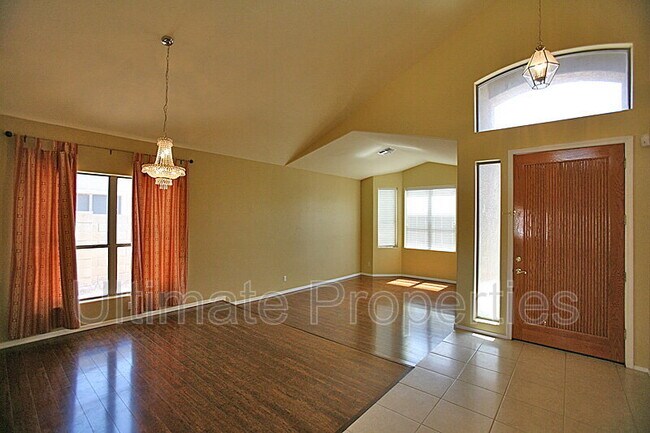 Foto del edificio - 6336 W Misty Willow Ln