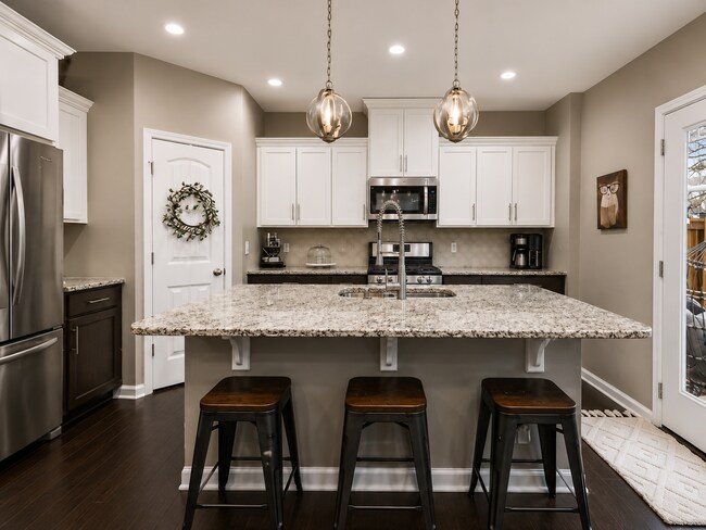 Foto del edificio - 1039 Livingstone Ln
