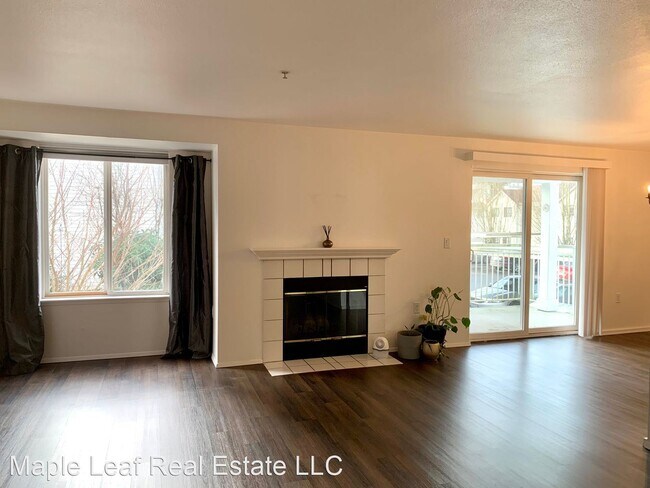 Building Photo - 3 br, 2 bath House - 11002 SE Petrovitsky ...