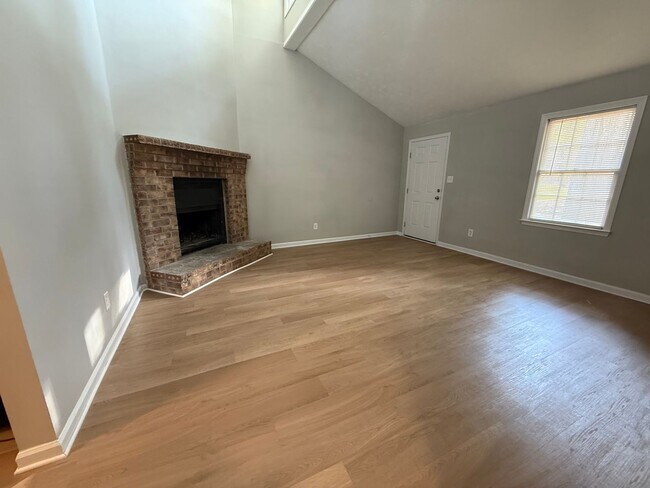 Foto del edificio - PRE - LEASING FOR AUGUST 11TH 2026!