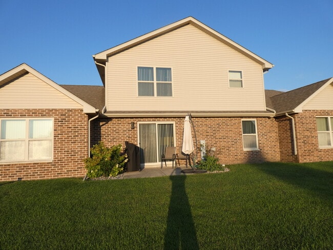 Building Photo - 627 N Edgemere Dr