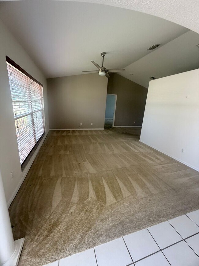 Building Photo - SW Area - Move in Ready, off Chiquita Blvd