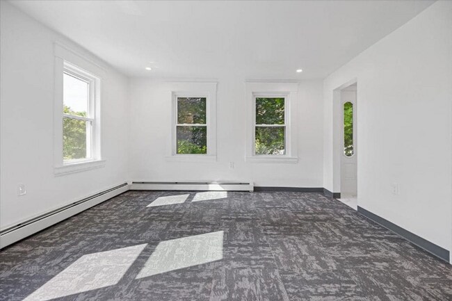 Foto del edificio - 2 Howes Corner Rd