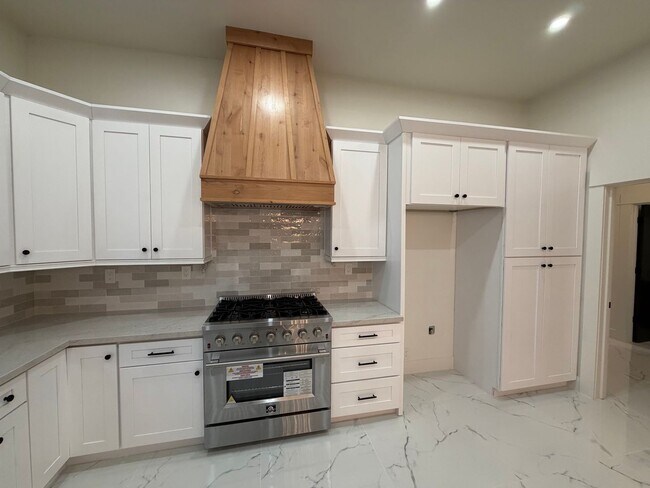 Foto del edificio - Fully Furnished Home in the Heart of Old Town Clovis