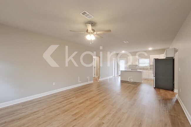 Building Photo - 22834 Balsam Dr