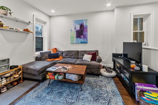 Foto del edificio - 856 N Hermitage Ave