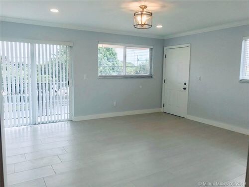 Foto del edificio - 682 SE Park Dr