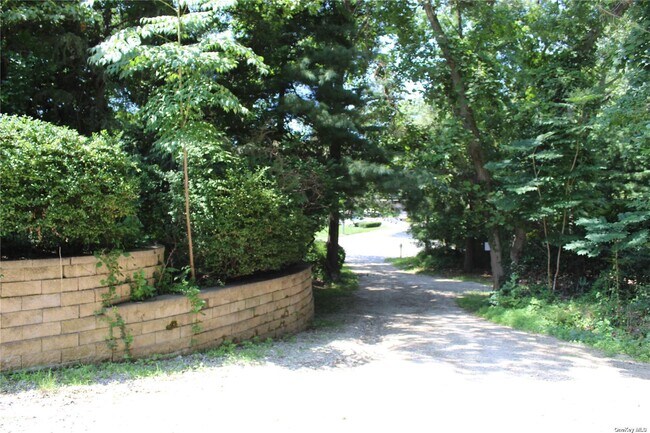 Building Photo - 100 Sheep Pasture Rd