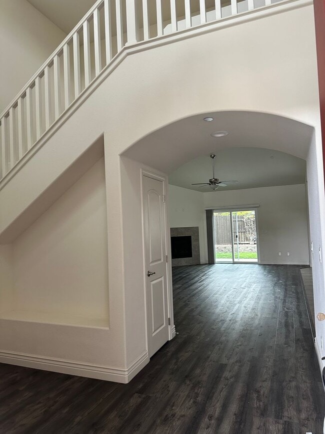 Foto del edificio - Just reduced! Beautiful home in templeton