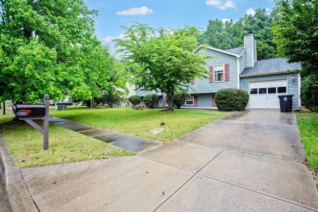 Building Photo - Beautiful 4 BR/3 BA Single-Family Home in ...