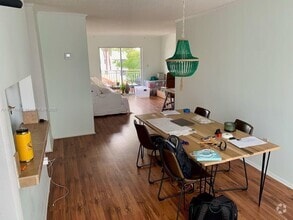 Building Photo - 1519 Drexel Ave