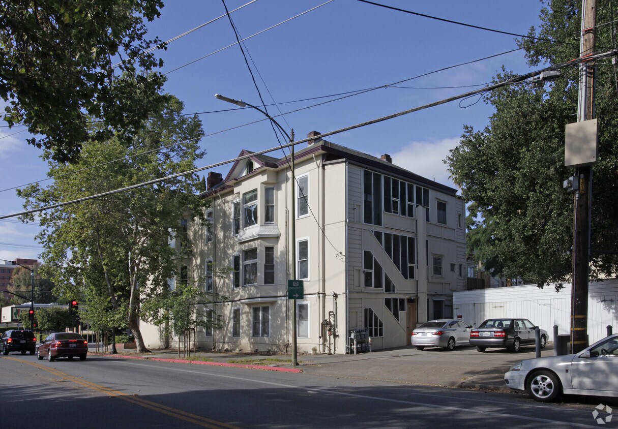Primary Photo - 149 E Julian St