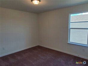 Building Photo - 4001 Woodside Dr