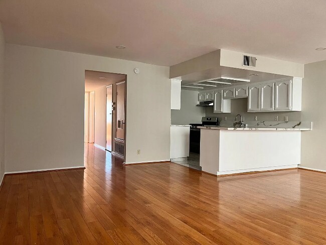 Foto del edificio - 421 N Kenneth Rd