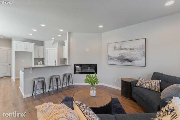 Building Photo - 3 br, 2.5 bath Townhome - 18010 Northeast ...