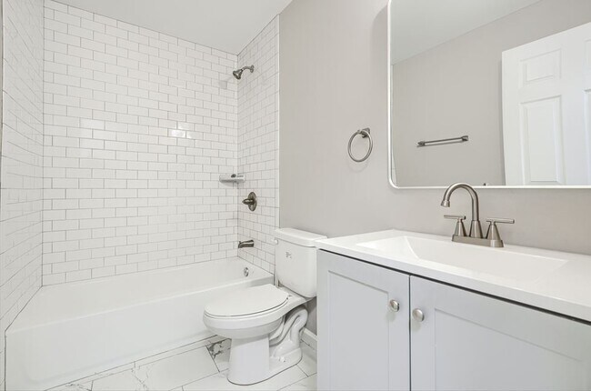 Building Photo - McCulloh