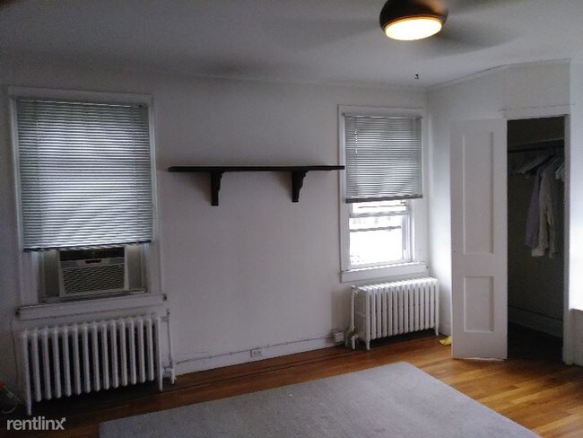 Building Photo - 1 br, 1 bath Apartment - 210-39 90th Avenue