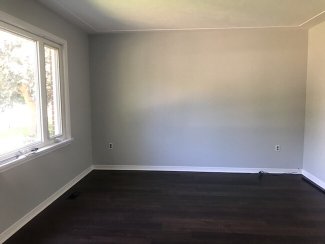 Building Photo - 25 Meinzinger Ave