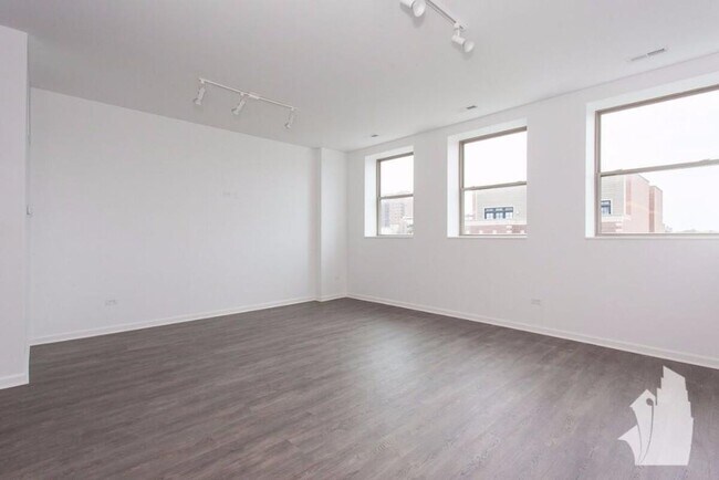 Foto del edificio - 931 W Dakin St