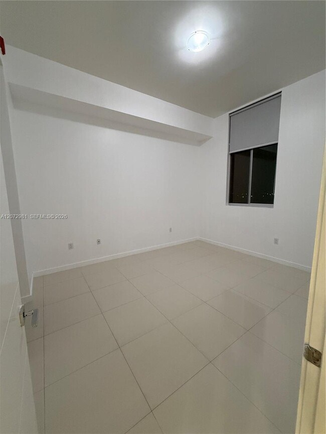 Foto del edificio - 7661 NW 107th Ave