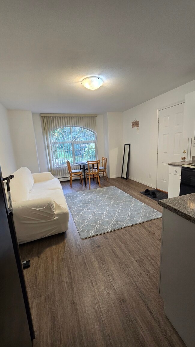 Building Photo - 13731 115 Av