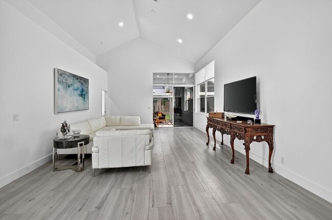 Foto del edificio - 6668 NW 25th Terrace