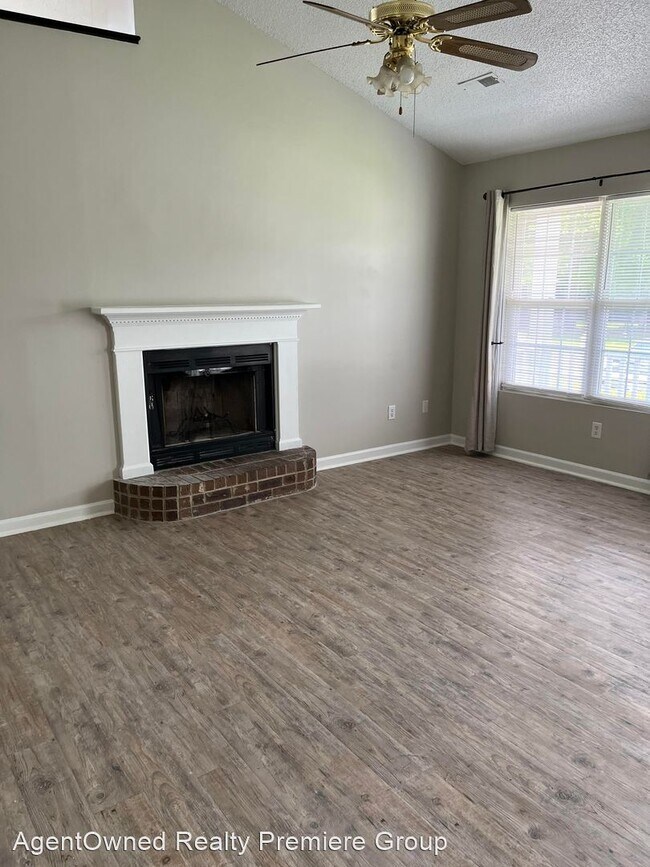 Building Photo - 3 br, 2 bath House - 509 Dolphin Drive