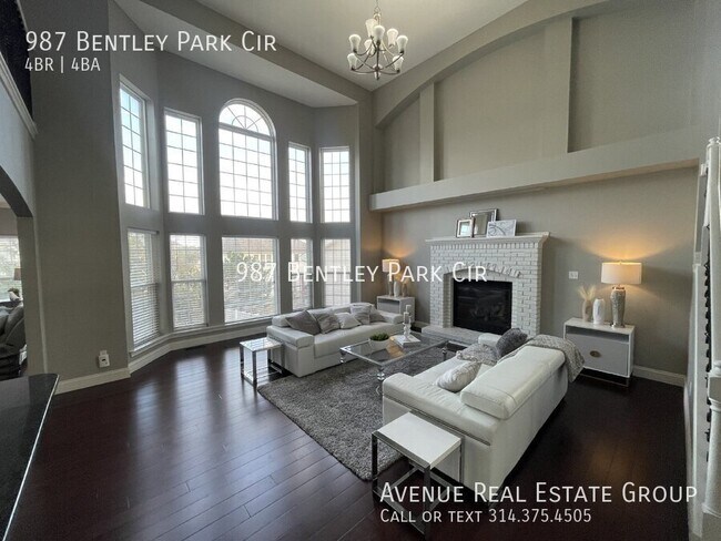 Foto del edificio - 987 Bentley Park Cir